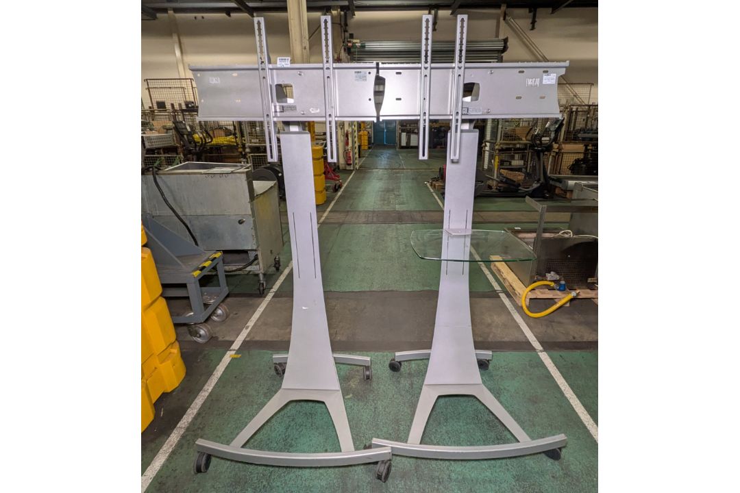 2x Unicol mobile TV/monitor silver stands with 1 adjustable shelf - W 884 x D 660 x H 1890mm - Image 1 of 14