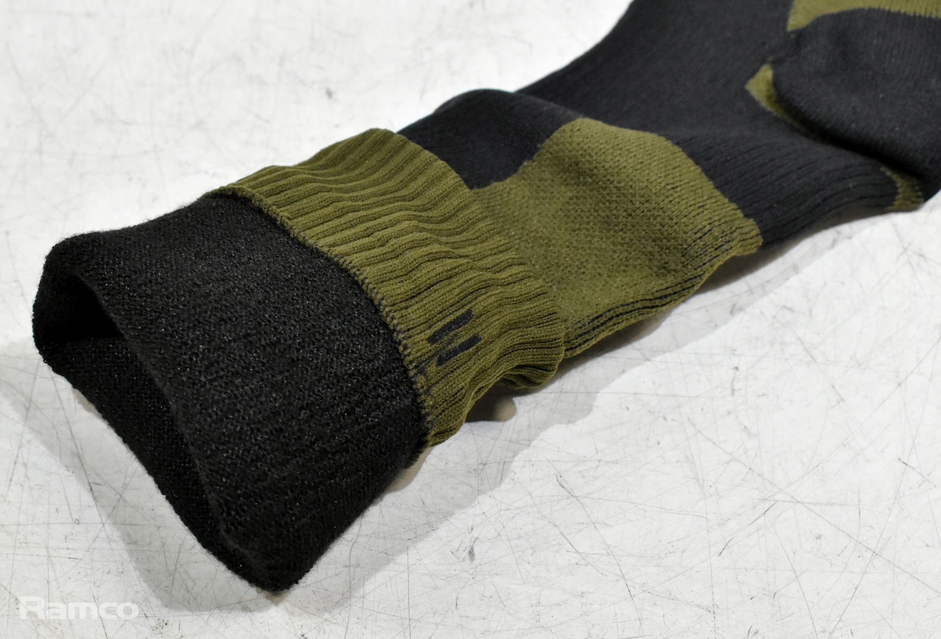 13x Sealskinz knee length waterproof socks - mixed sizes - unused - Image 6 of 8