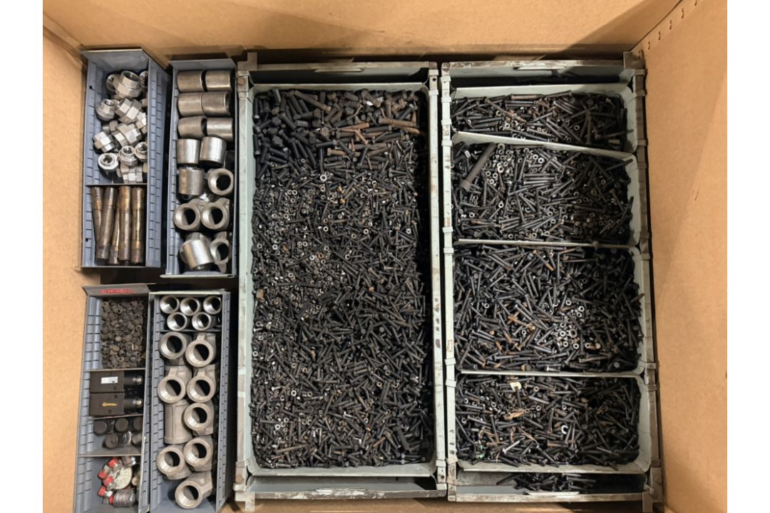 Workshop consumables in metal storage trays - heavy duty bolts, nuts, washers, studs - approx 915kg - Image 5 of 17