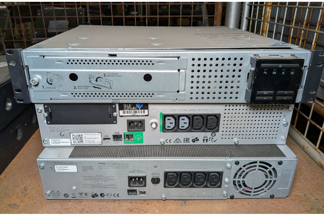 APC uninterruptible power supplies - SPARES OR REPAIRS - full breakdown in description - Image 6 of 7