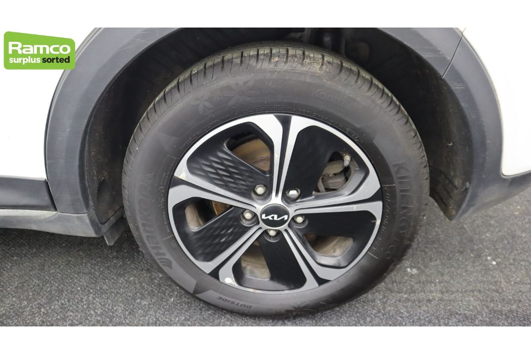 2022 KIA XCEED 3 PHEV S-A 1.6L Petrol Hybrid - full details in the description - Image 44 of 57