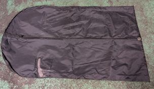 40x Mixed suit storage bags