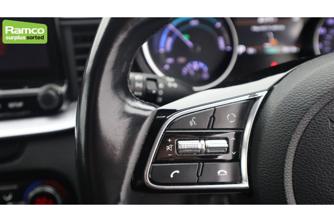 2022 KIA XCEED 3 PHEV S-A 1.6L Petrol Hybrid - full details in the description - Image 15 of 57