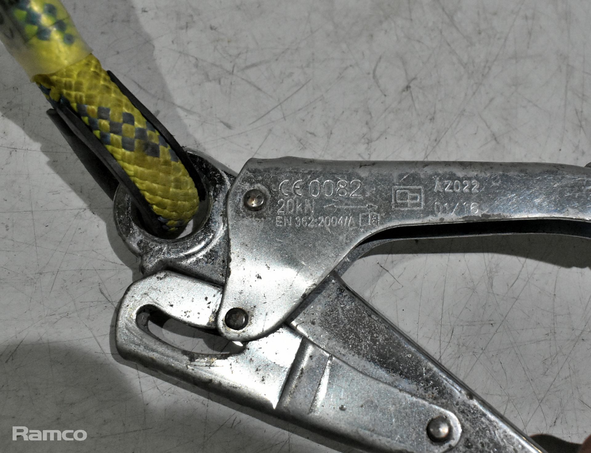 8x G-Force LB 100 17 1.7m universal adjustable safety lanyards with scaffold hook - Image 4 of 5