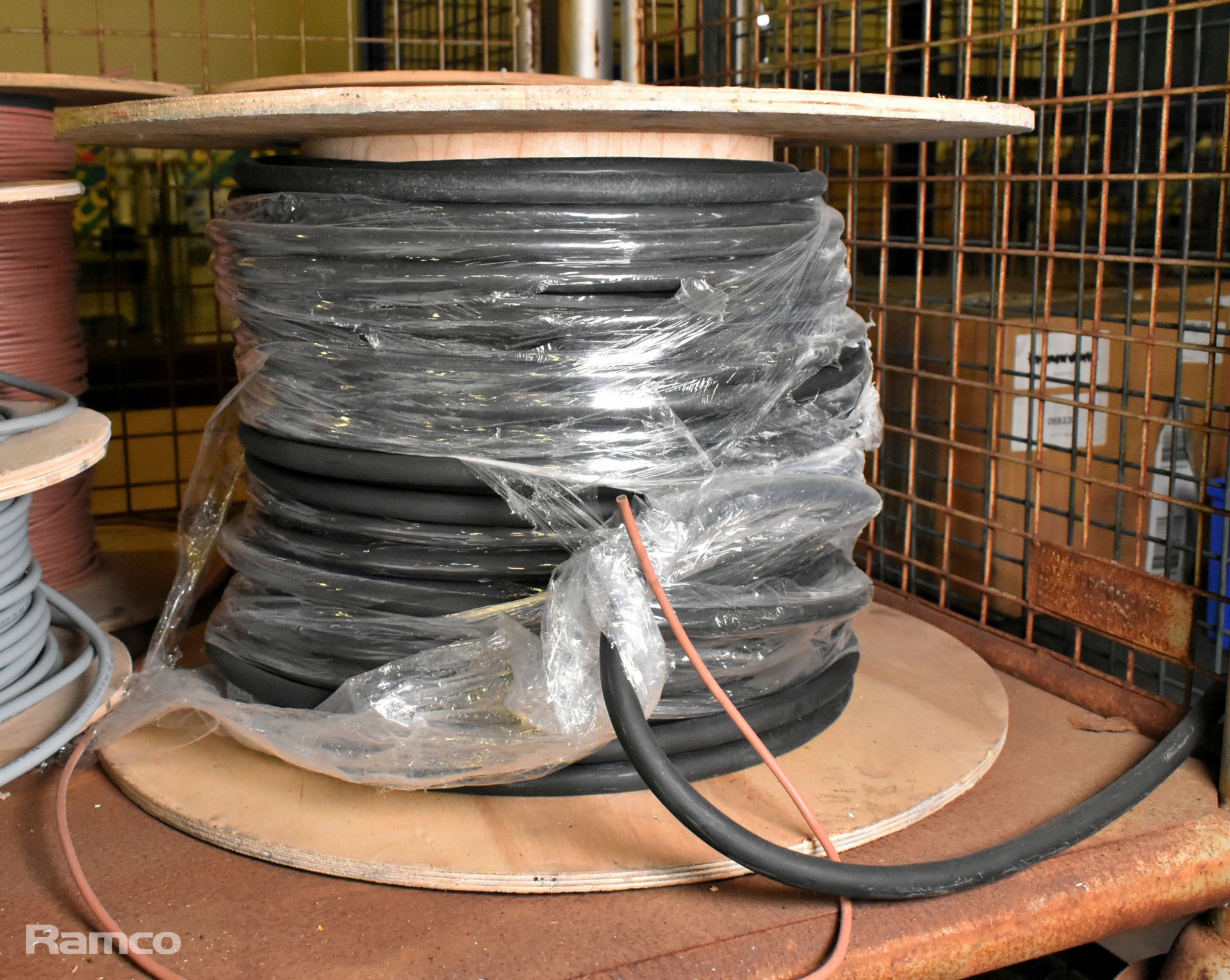 Mixed electrical cables on reel - 9 units - Image 6 of 8