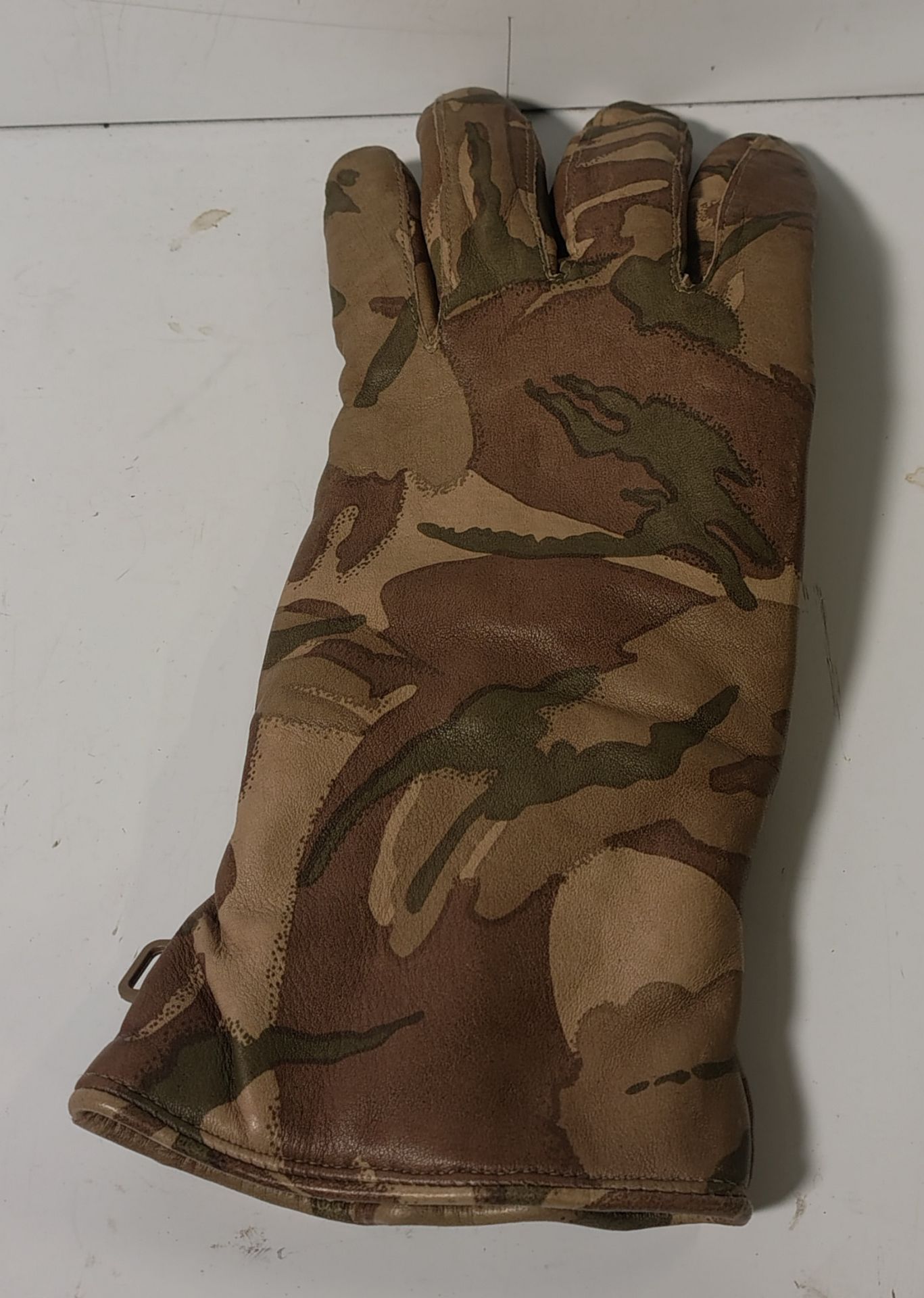 140x British Forces unpaired gloves - mixed styles - mixed sizes - Image 12 of 16