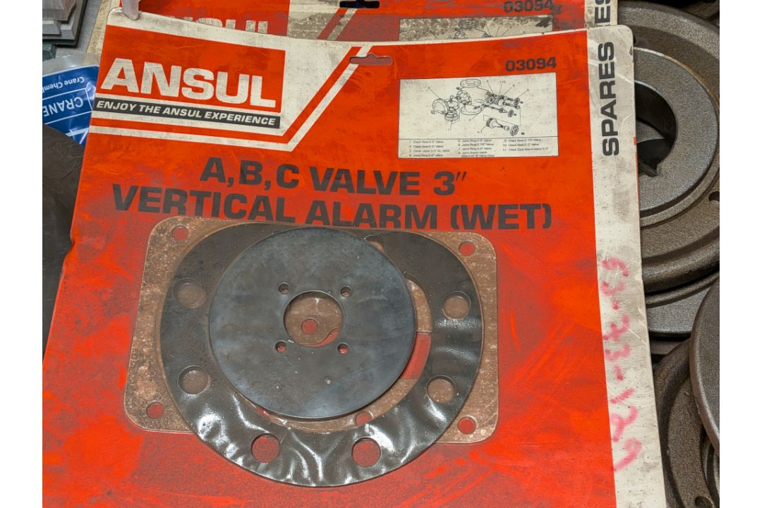 Workshop consumables in metal storage trays - heavy duty bolts, rubber seals, filters - approx 382kg - Image 2 of 11