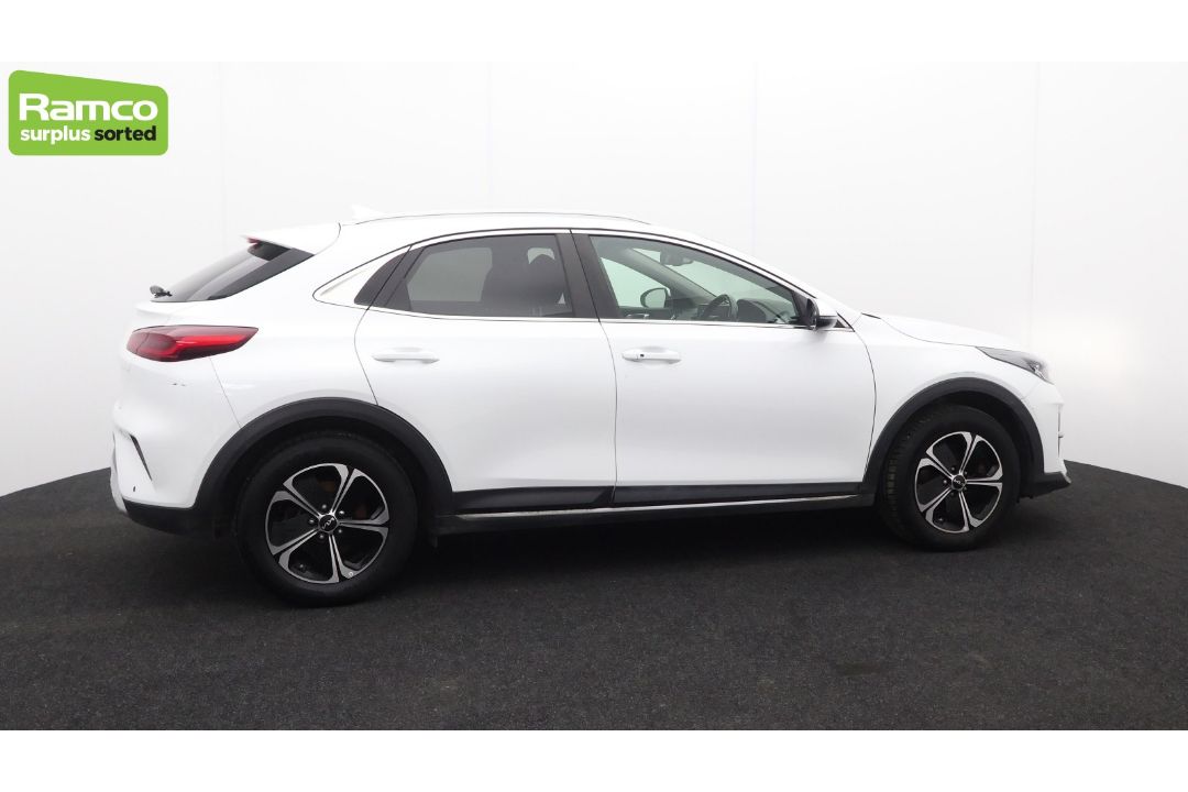 2022 KIA XCEED 3 PHEV S-A 1.6L Petrol Hybrid - full details in the description - Image 4 of 57