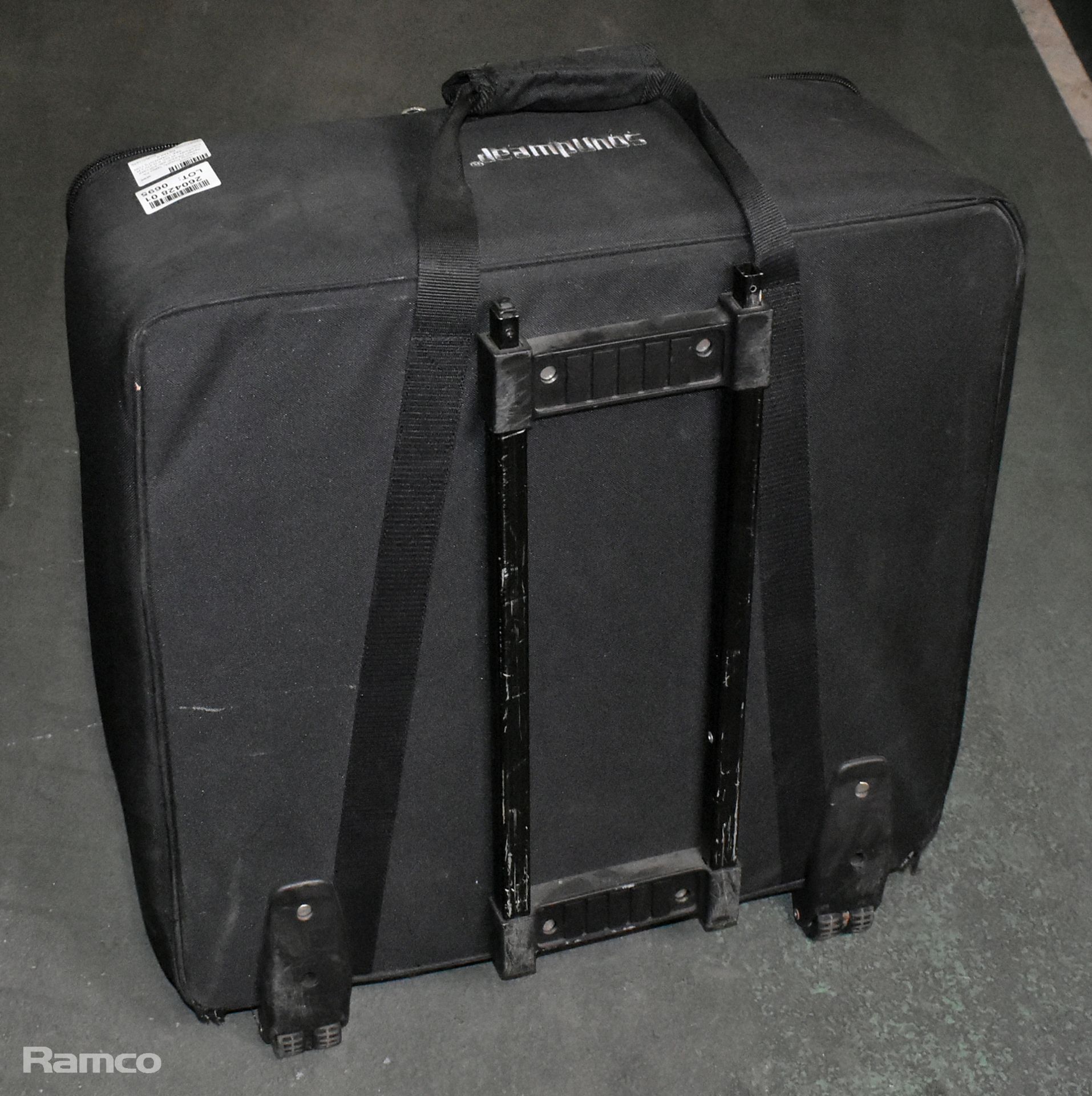 Yamaha Portable Stage PA System PAS300 with soft case on wheels - details in desc. - Image 12 of 12