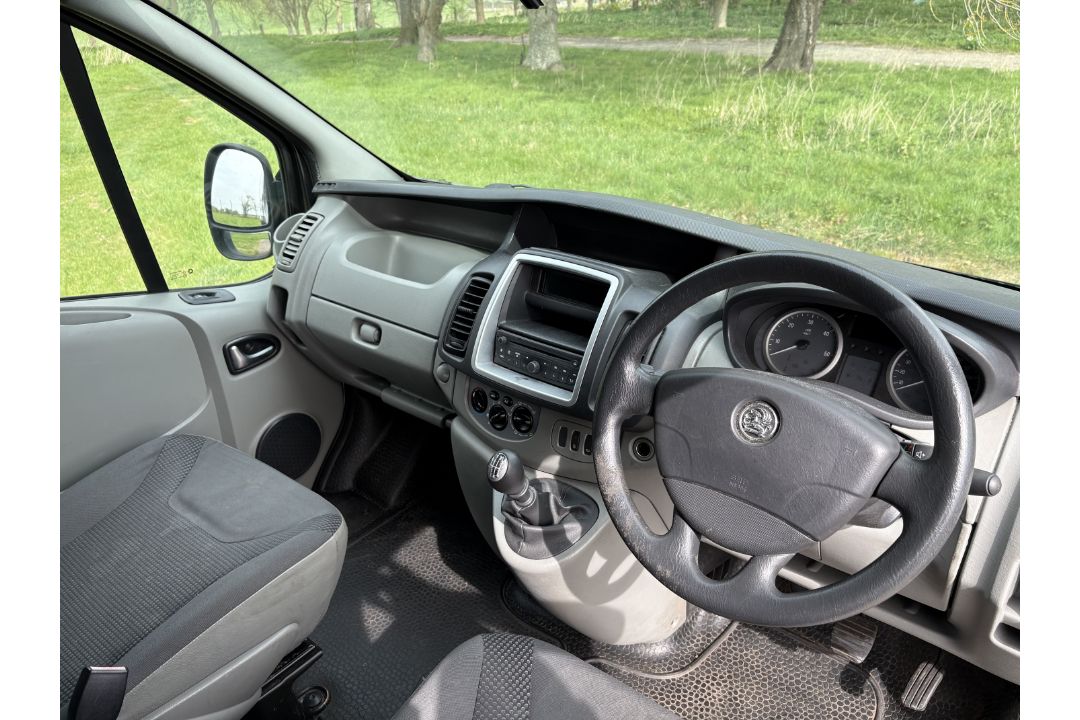 Vauxhall Vivaro 2900 Sportive CDTI – EO13 CZZ – 2013 – 109330 miles – black - Image 17 of 18