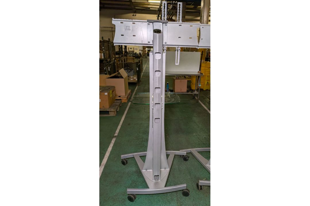 2x Unicol mobile TV/monitor silver stands with 1 adjustable shelf - W 884 x D 660 x H 1890mm - Image 7 of 14