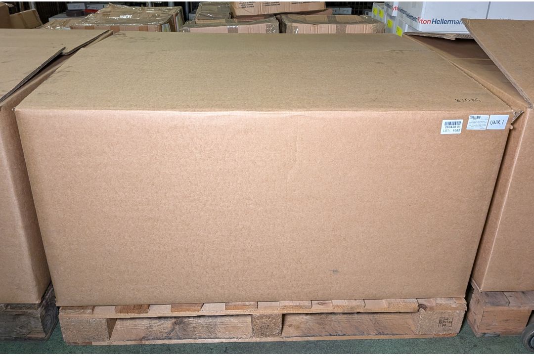 Workshop consumables in metal storage trays - heavy duty bolts, nuts, washers, chains - approx 820kg - Image 17 of 17