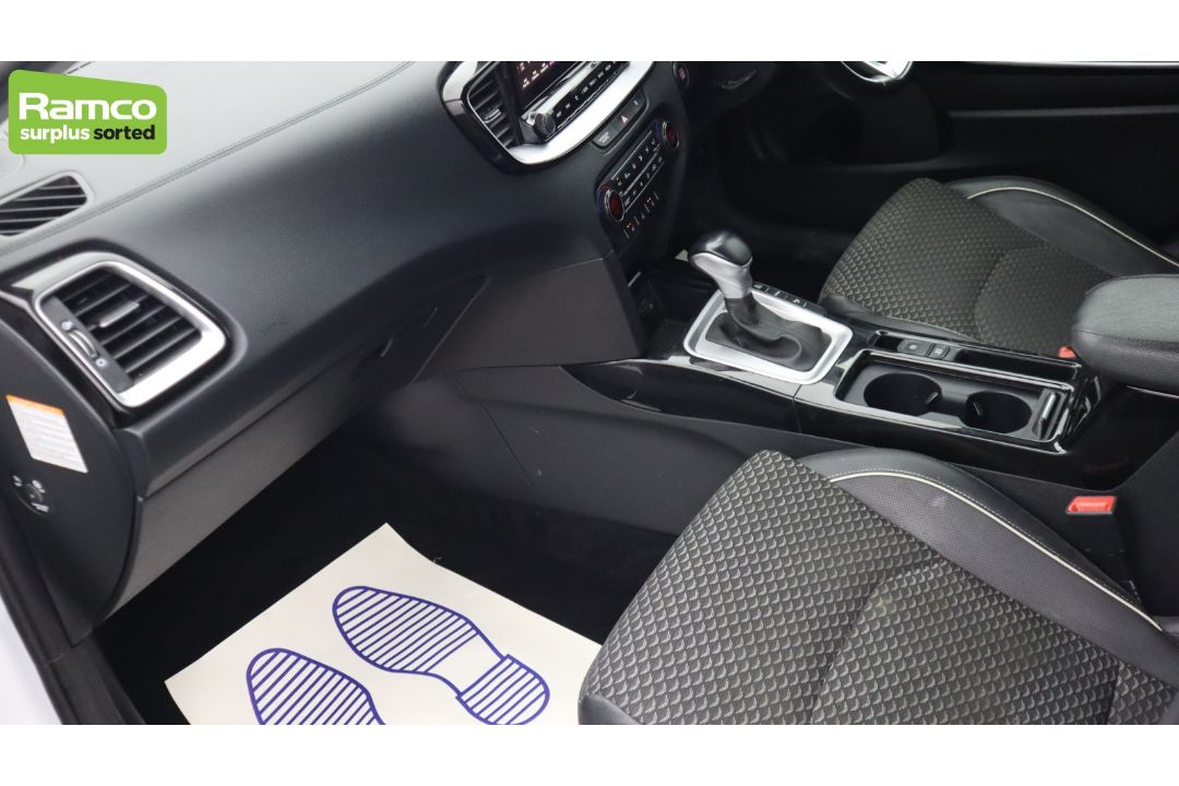 2022 KIA XCEED 3 PHEV S-A 1.6L Petrol Hybrid - full details in the description - Image 33 of 57