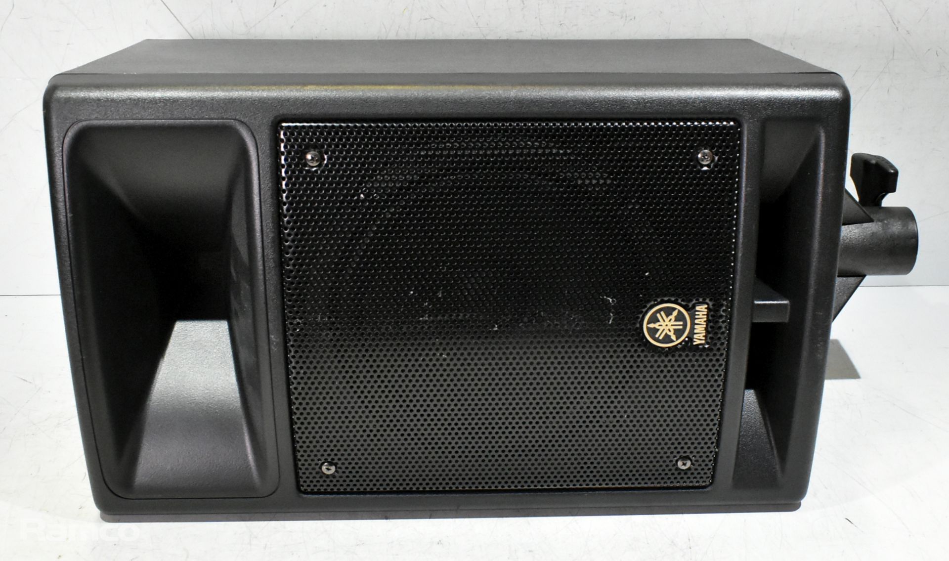 Yamaha Portable Stage PA System PAS300 with soft case on wheels - details in desc. - Image 2 of 12