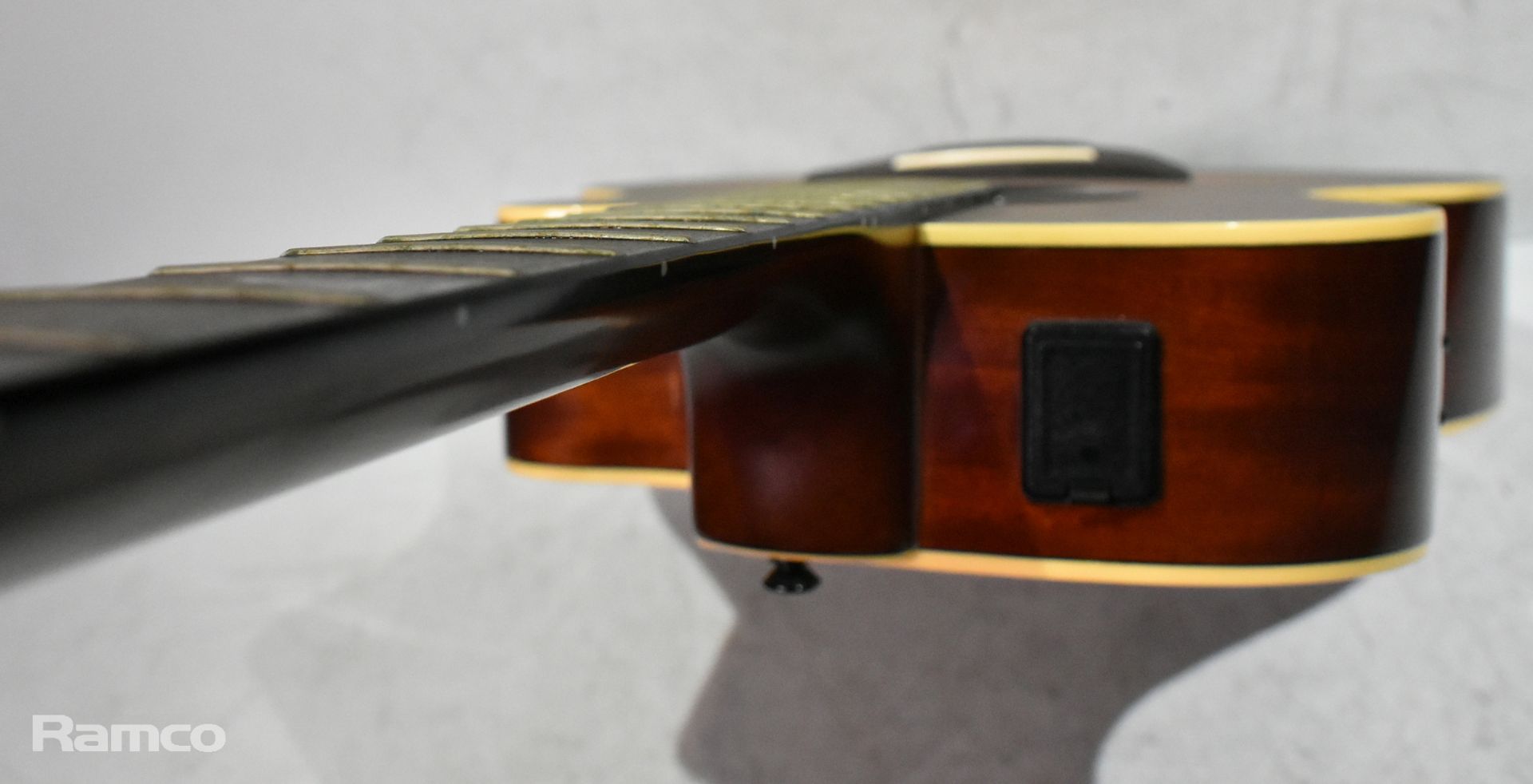 Guitar equipment - Yamaha acoustic, Line 6 and various pedals - details in description - Image 5 of 16