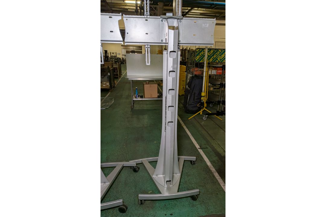 2x Unicol mobile TV/monitor silver stands with 1 adjustable shelf - W 884 x D 660 x H 1890mm - Image 12 of 14