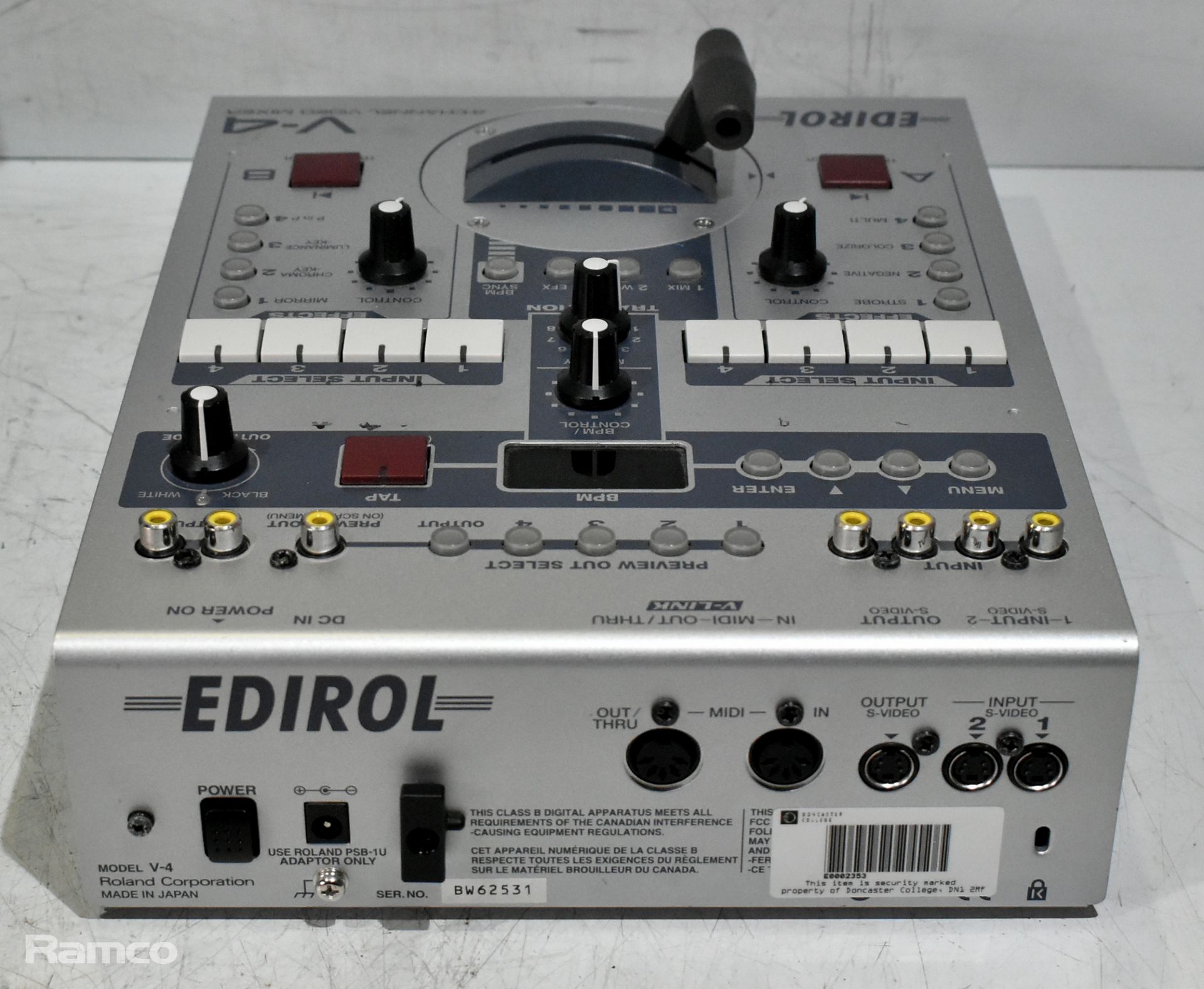 Edirol V4 vision mixer 4-channel video mixer with 5-Star flight case - Image 3 of 6