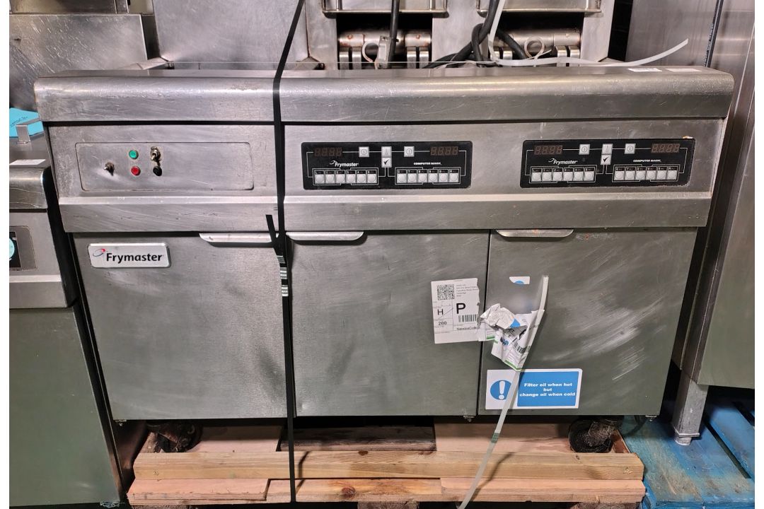 Frymaster FMRE217CSD (SN: 1406NI0008) 3 door stainless steel twin tank quad basket electric fryer - Image 5 of 5