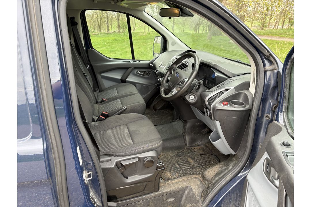 Ford Transit Custom 270 Trend – EJ66 AOV – 2016 – 138758 miles – blue - Image 9 of 15