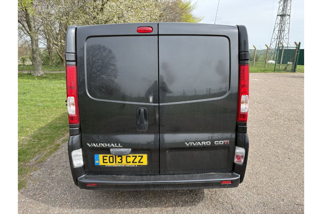 Vauxhall Vivaro 2900 Sportive CDTI – EO13 CZZ – 2013 – 109330 miles – black - Image 4 of 18