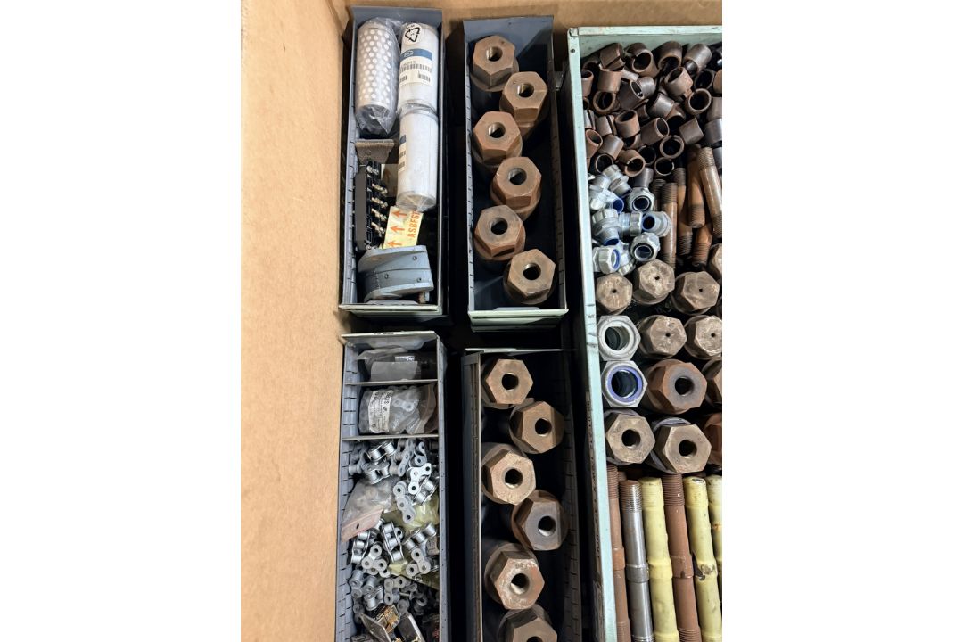 Workshop consumables in metal storage trays - heavy duty bolts, nuts, washers, studs - approx 915kg - Image 10 of 17