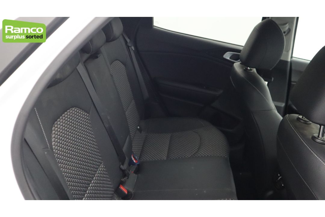 2022 KIA XCEED 3 PHEV S-A 1.6L Petrol Hybrid - full details in the description - Image 25 of 57