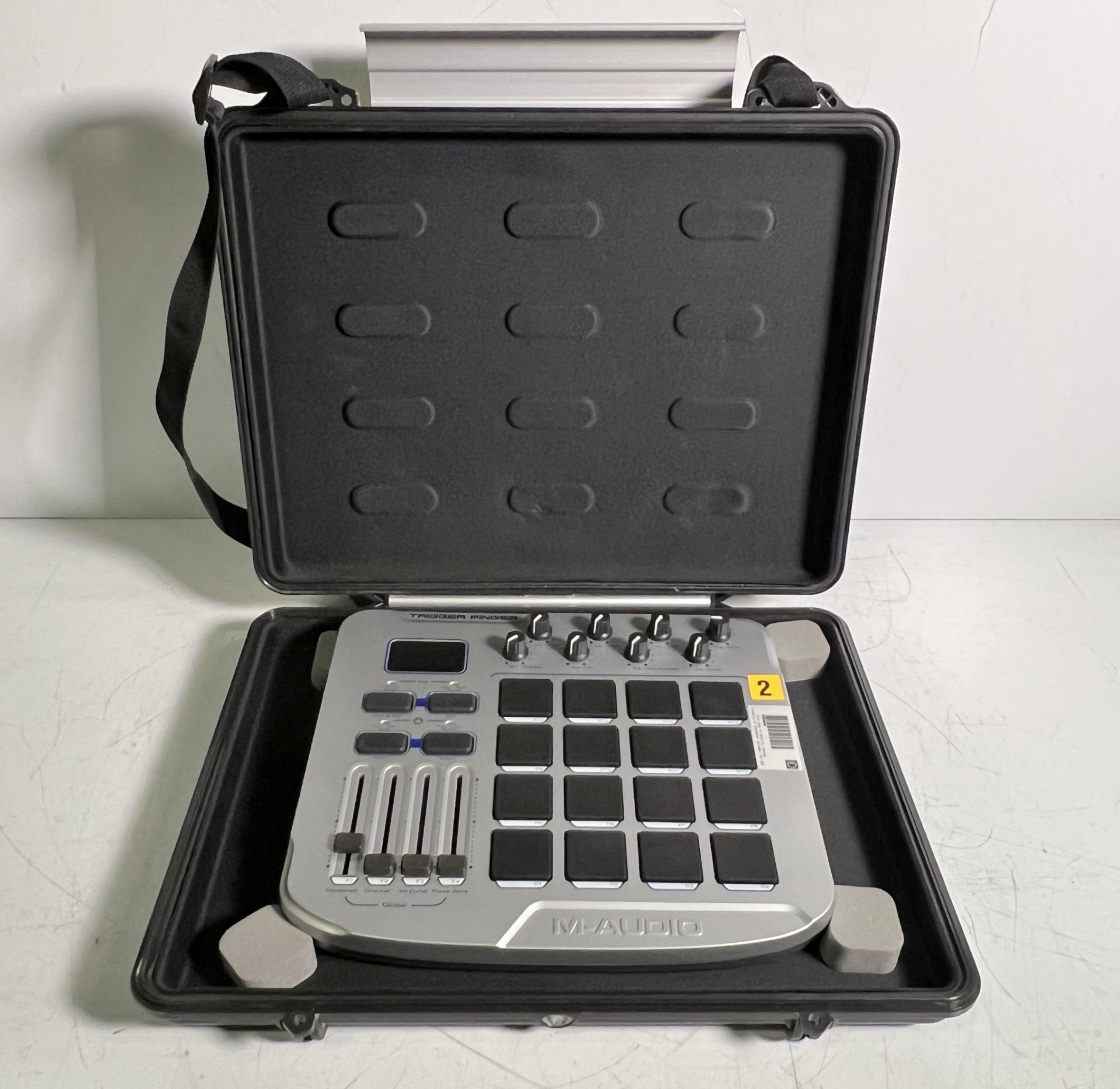 M-AUDIO Trigger Finger USB MIDI 16 Pad Drum Controller with Peli hardback 1090 case