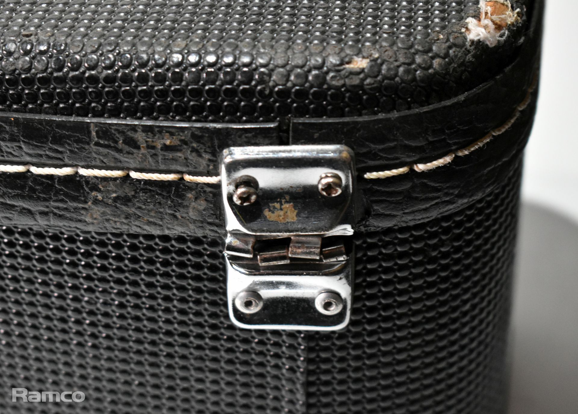 Guitar equipment - Yamaha acoustic, Line 6 and various pedals - details in description - Image 10 of 16