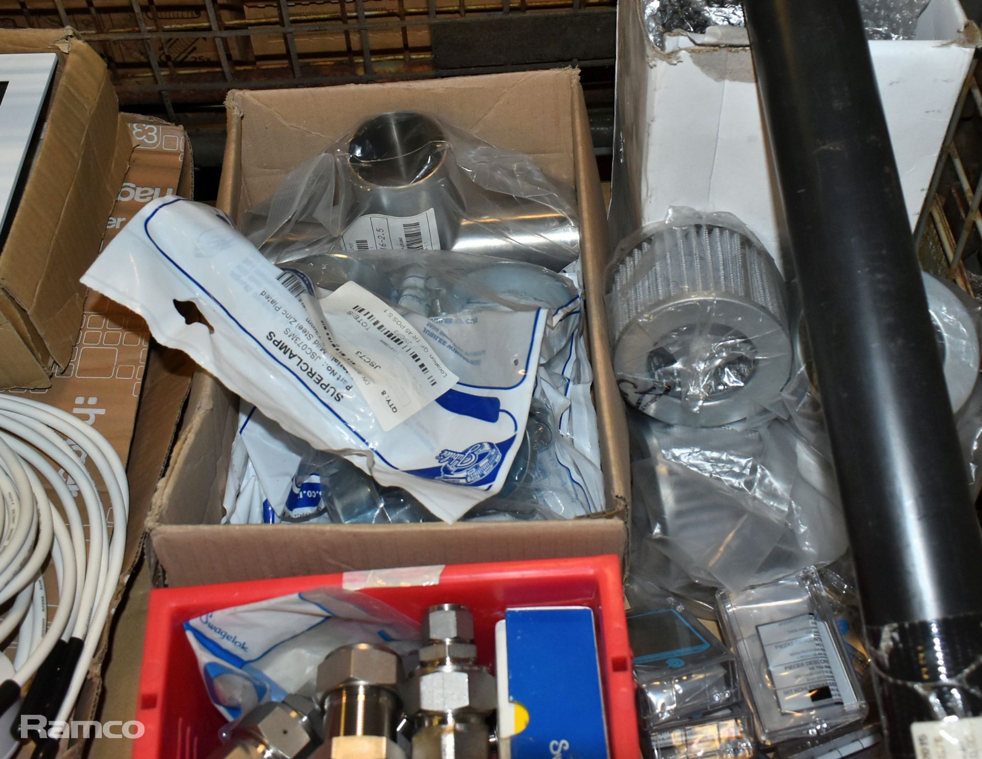 Mechanical & Electrical consumables - Mixed steel braided hoses, filters, brass unions & more - Image 4 of 9