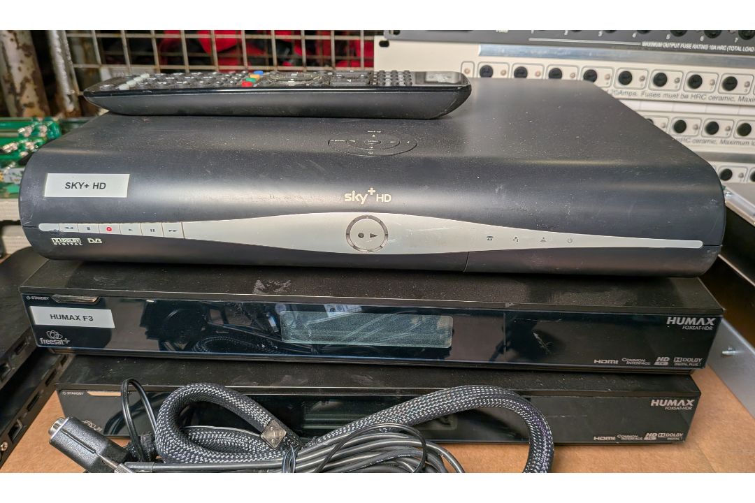 Audio/visual equipment - full details in the description - Image 5 of 7