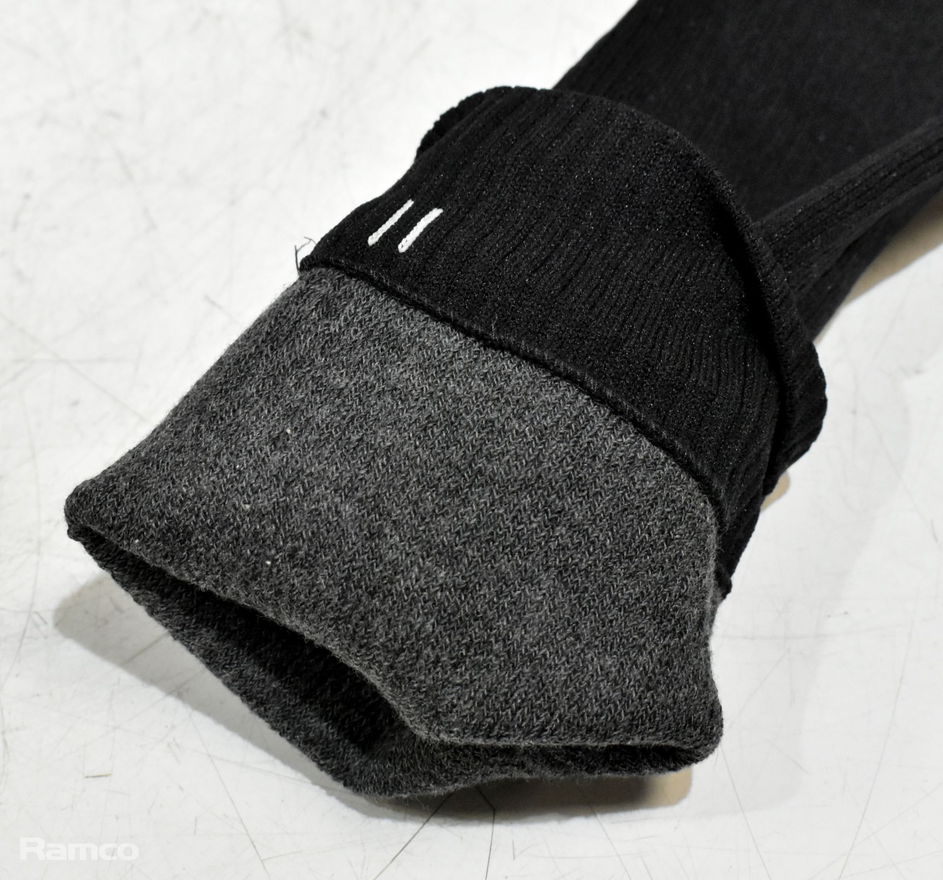 13x Sealskinz knee length waterproof socks - mixed sizes - unused - Image 4 of 8