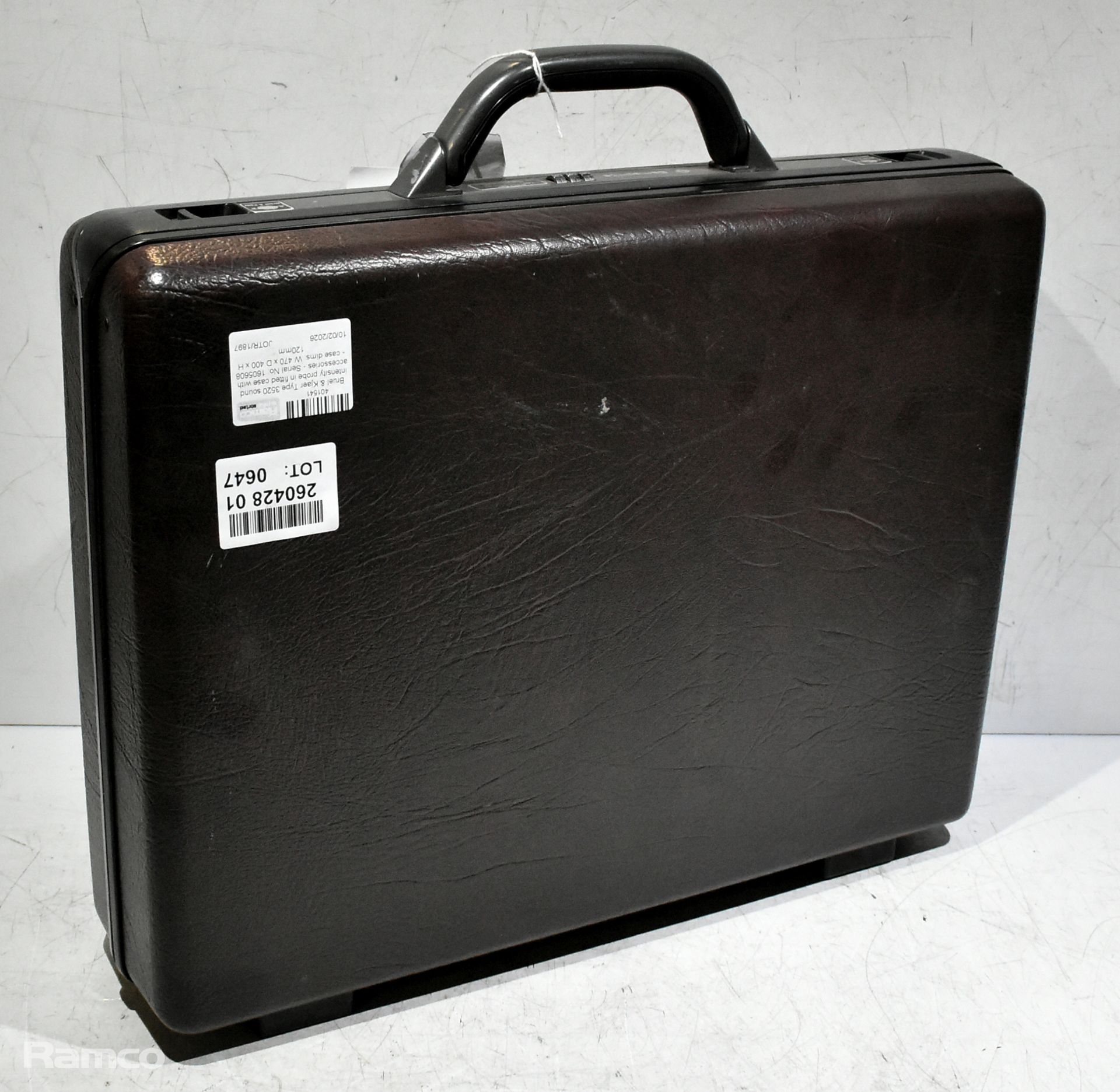 Bruel & Kjaer Type 3520 sound intensity probe in fitted case with accessories - Image 9 of 10