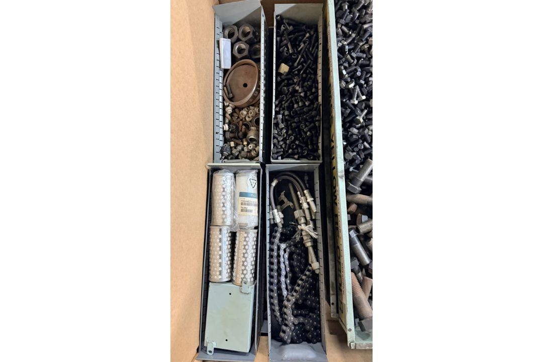 Workshop consumables in metal storage trays - heavy duty bolts, nuts, washers, chains - approx 820kg - Image 7 of 17