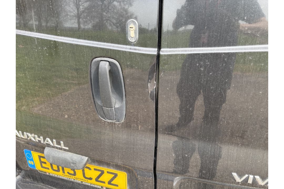 Vauxhall Vivaro 2900 Sportive CDTI – EO13 CZZ – 2013 – 109330 miles – black - Image 7 of 18