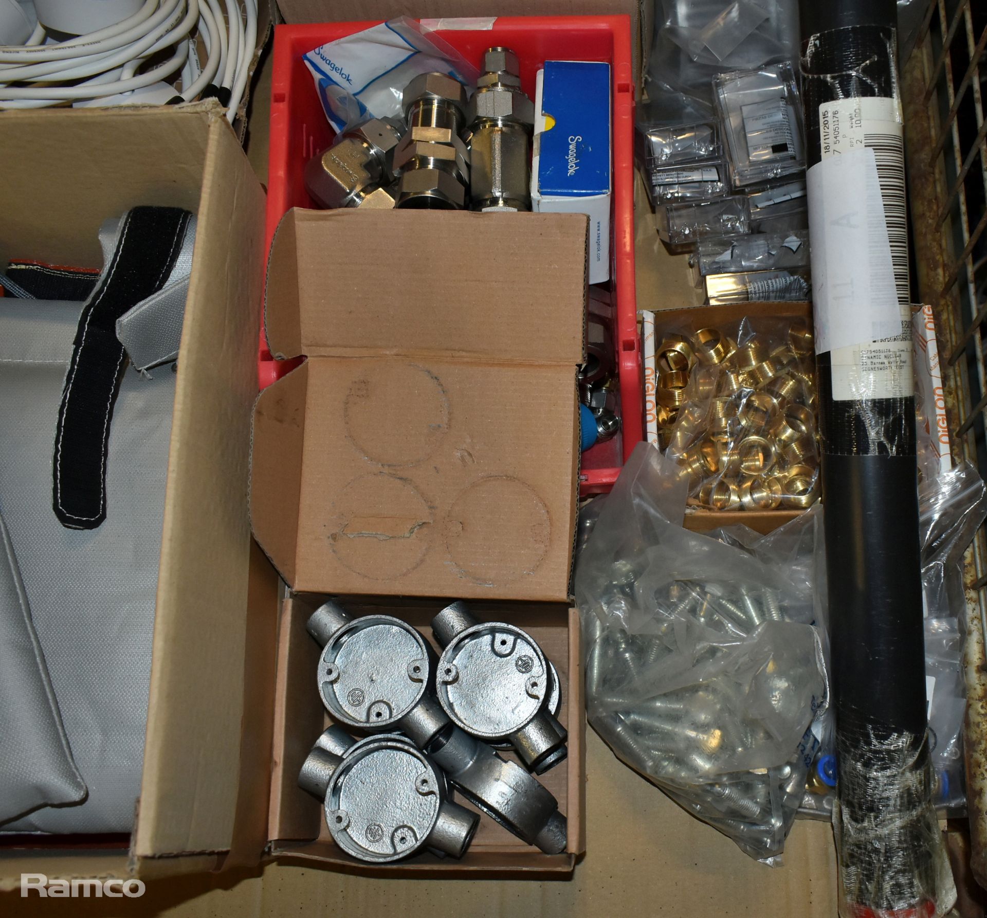 Mechanical & Electrical consumables - Mixed steel braided hoses, filters, brass unions & more - Image 7 of 9