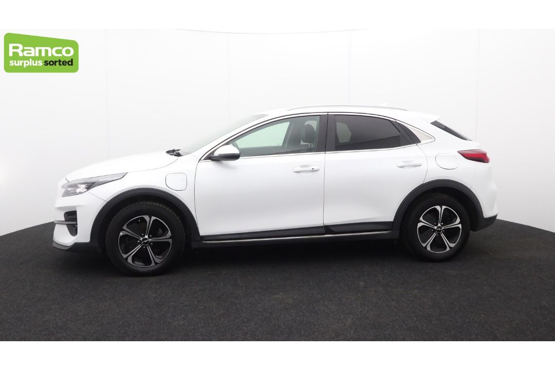 2022 KIA XCEED 3 PHEV S-A 1.6L Petrol Hybrid - full details in the description - Image 8 of 57