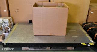 Newport micro-controle optical table top with legs - W 2000 x D 1200 x H 710mm