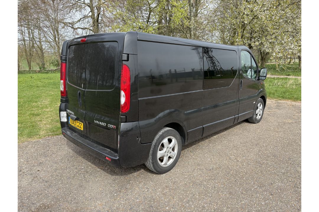 Vauxhall Vivaro 2900 Sportive CDTI – EO13 CZZ – 2013 – 109330 miles – black - Image 3 of 18