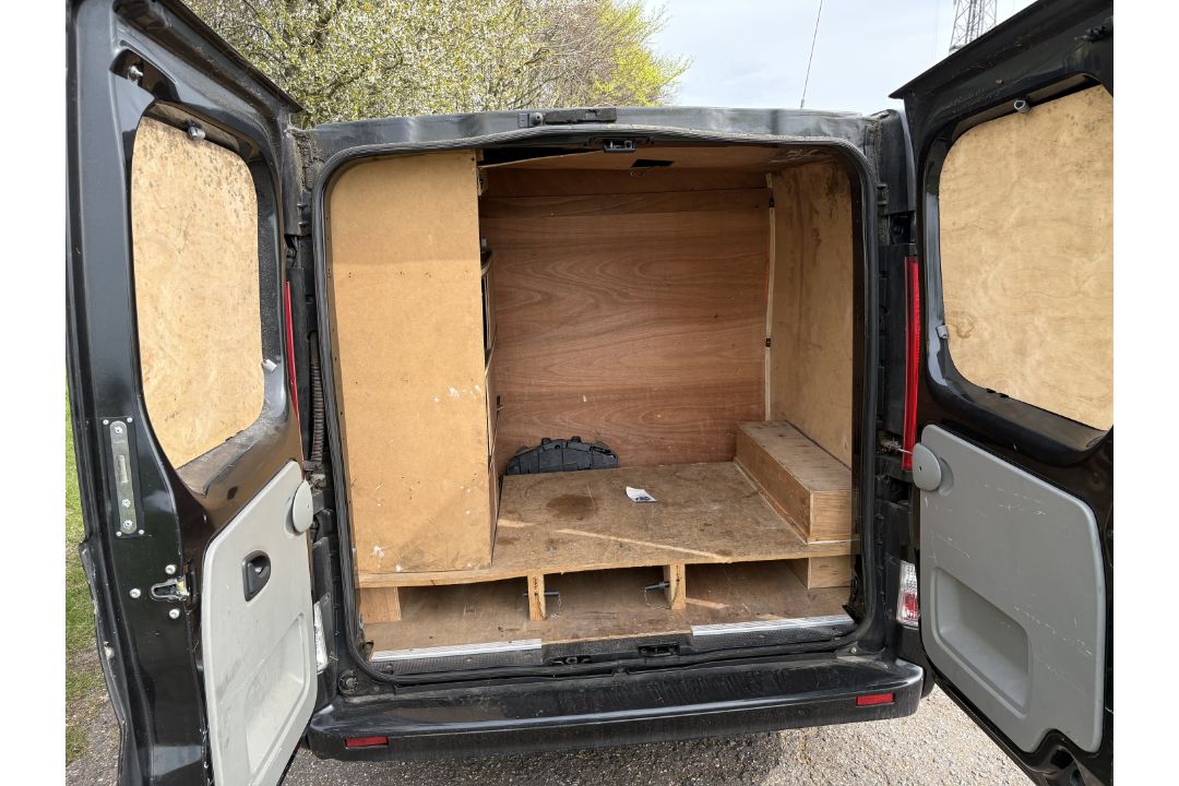 Vauxhall Vivaro 2900 Sportive CDTI – EO13 CZZ – 2013 – 109330 miles – black - Image 10 of 18
