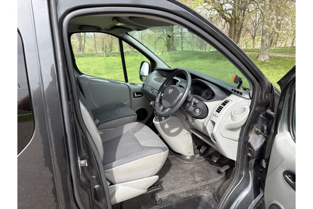 Vauxhall Vivaro 2900 Sportive CDTI – EO13 CZZ – 2013 – 109330 miles – black - Image 16 of 18