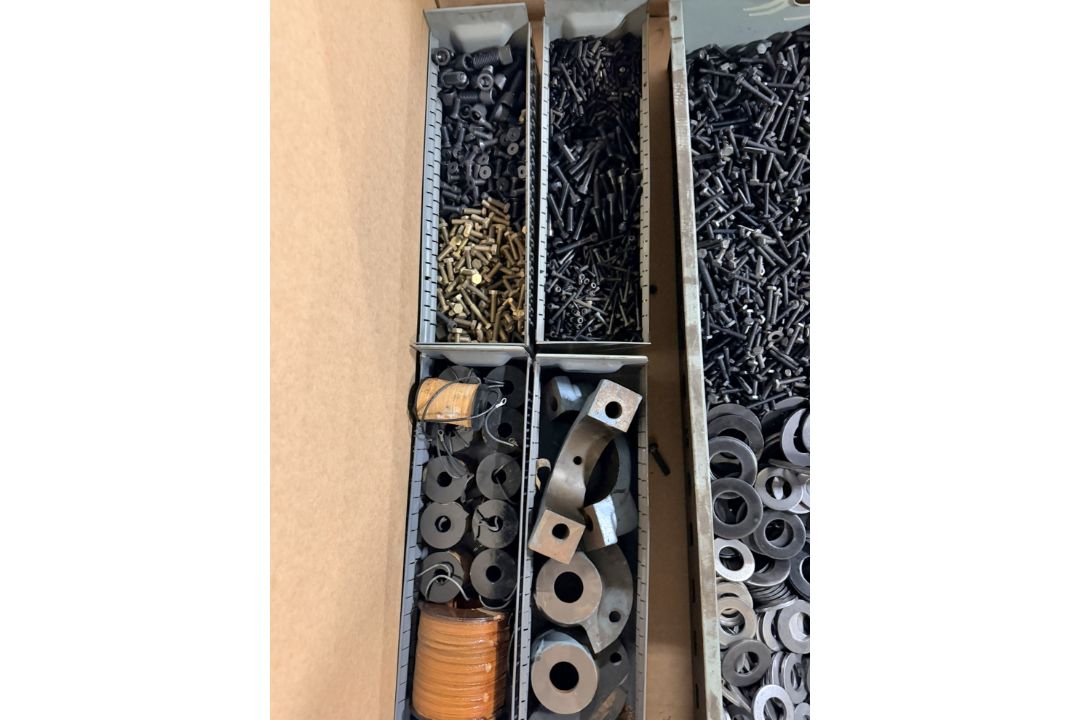 Workshop consumables in metal storage trays - heavy duty bolts, nuts, washers, chains - approx 820kg - Image 3 of 17