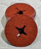 19x mixed 3M abrasive discs - 8x 100x16mm, 4x 115x22mm, 7x 125x22mm