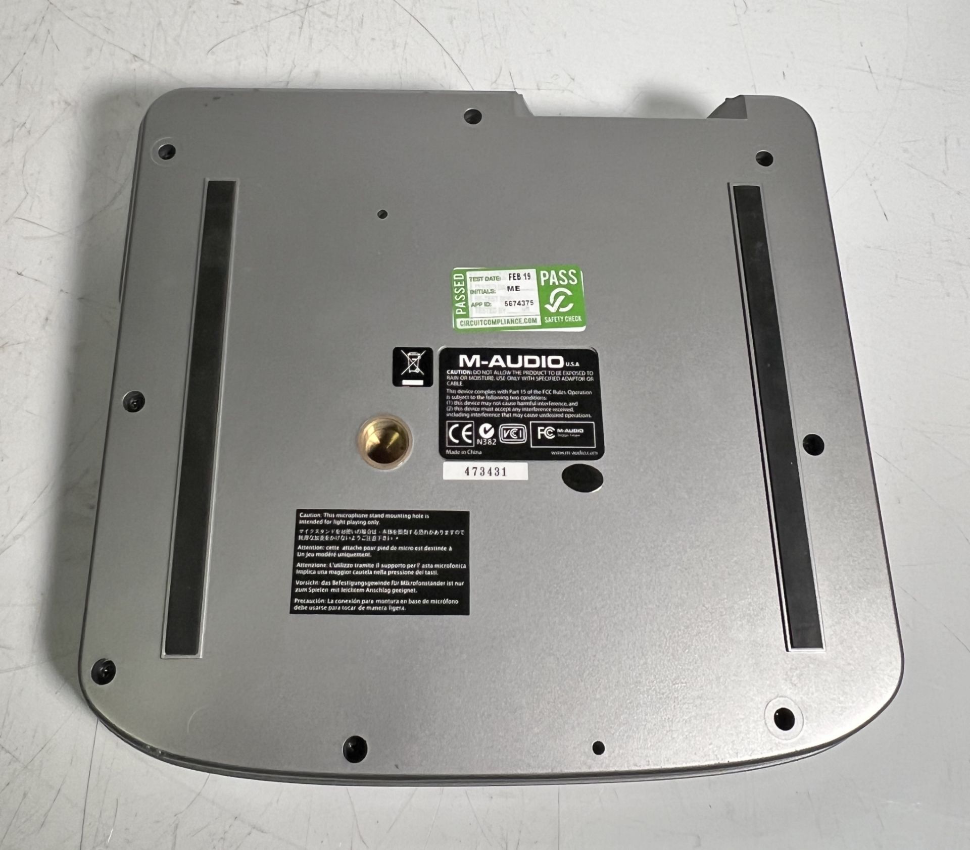 M-AUDIO Trigger Finger USB MIDI 16 Pad Drum Controller with Peli hardback 1090 case - Image 3 of 6