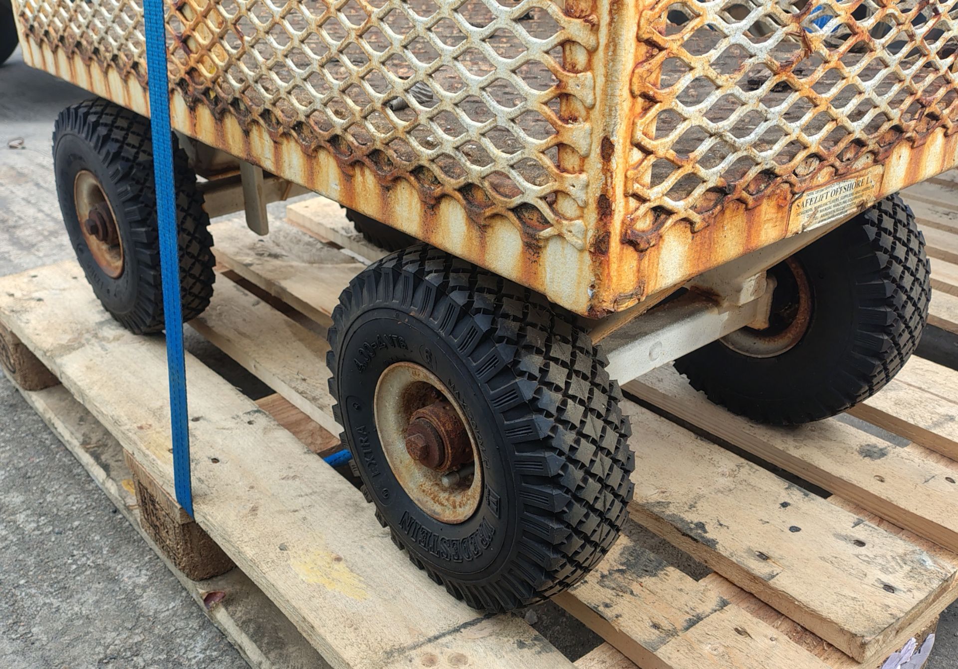Safelift SOLFWLT1T - 1t 4 Wheel Liftable Truck 1000mm x 500mm x 860mm - Image 8 of 8
