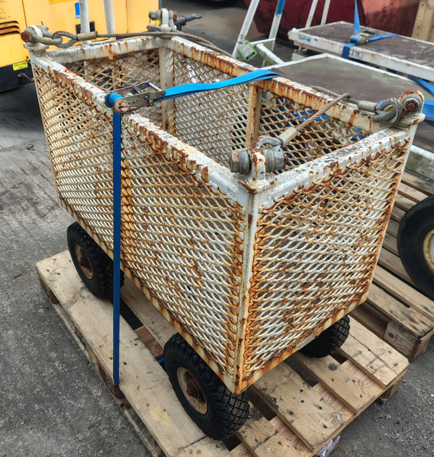 Safelift SOLFWLT1T - 1t 4 Wheel Liftable Truck 1000mm x 500mm x 860mm - Image 7 of 8