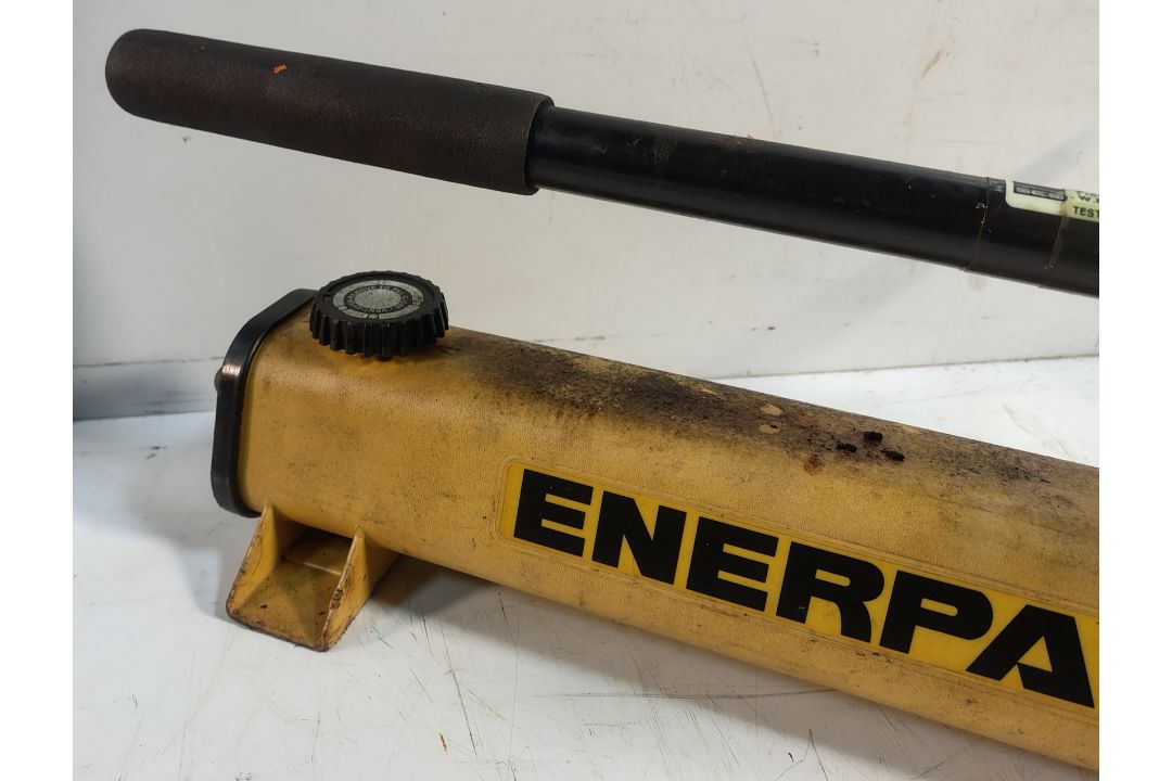 3x Enerpac P-392 700bar Two Speed Lightweight Hand Pumps - Image 11 of 12