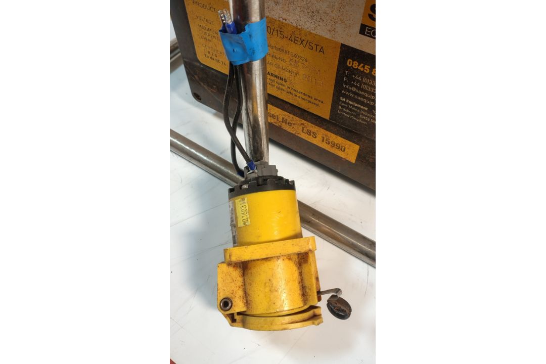 SA EQUIP PNSB110/15-4EX/STA 110V 4 WAY EX. Splitter Unit (STAHL) - Image 7 of 8