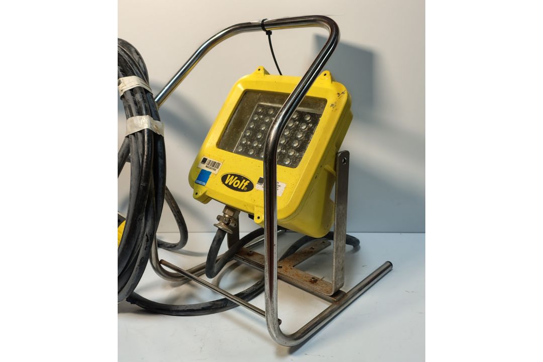 WOLF WF-300XL - 110V Atex Linkable LED Floodlight - Image 3 of 4