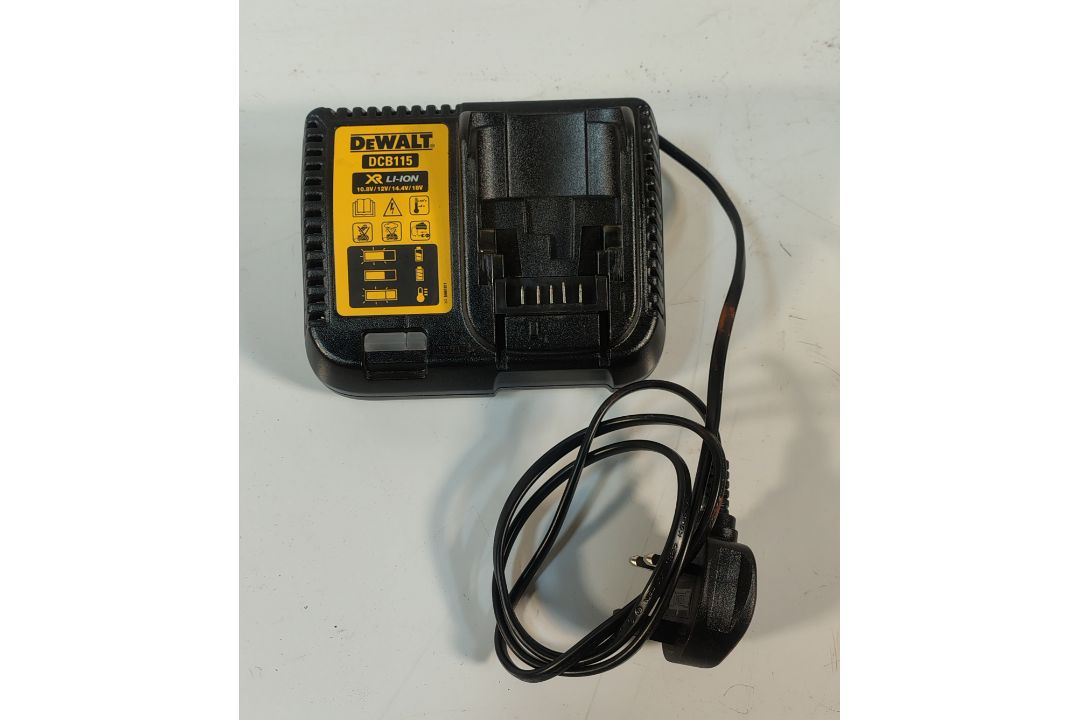Dewalt DCD796P2 18V Battery Drill c/w Battery and Charger - Image 2 of 9