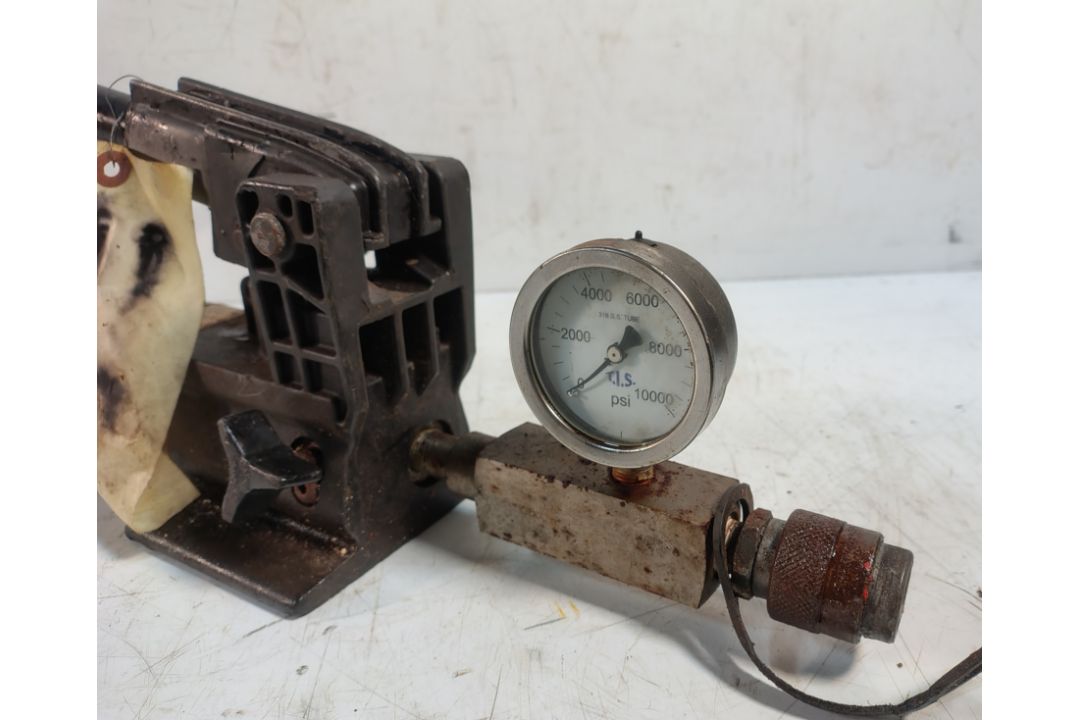 3x Enerpac P-392 700bar Two Speed Lightweight Hand Pumps - Image 3 of 12